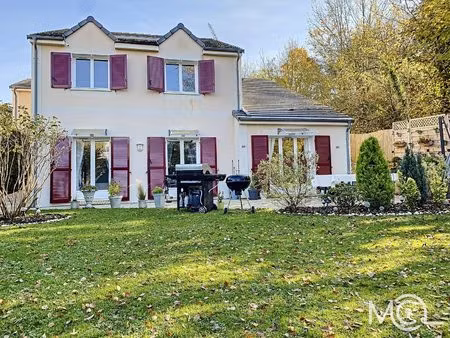 agréable maison familiale avec jardin et garage - boussy saint