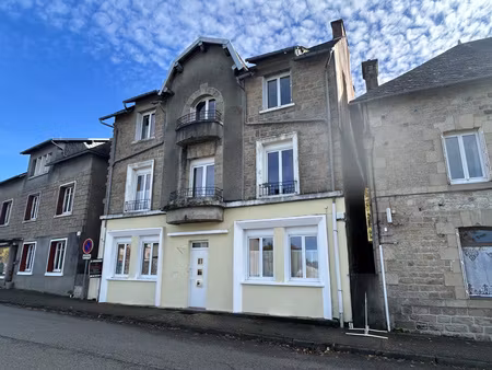maison à montaignac sur doustre en correze