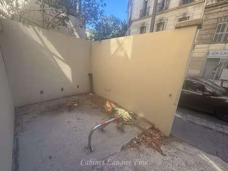 place de parking / secteur camas / eugene pierre