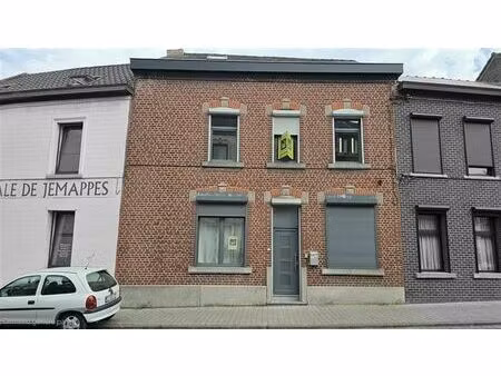 maison à rafraichir + petit jardin