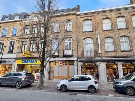 ruim kantoor met diverse burelen + mogelijkheid tot woonst