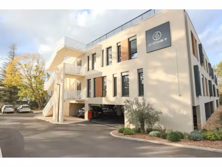 a louer 1076m2 de bureaux neufs