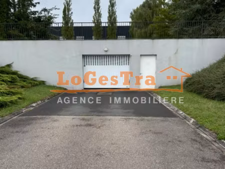 achat parking vittel 88800