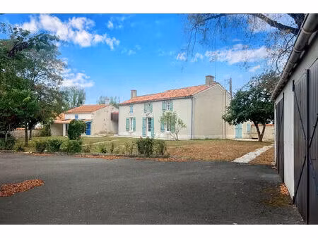 vente maison 9 pièces  199.66m²  mouzeuil