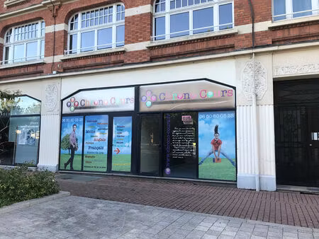 location local professionnel 50m²