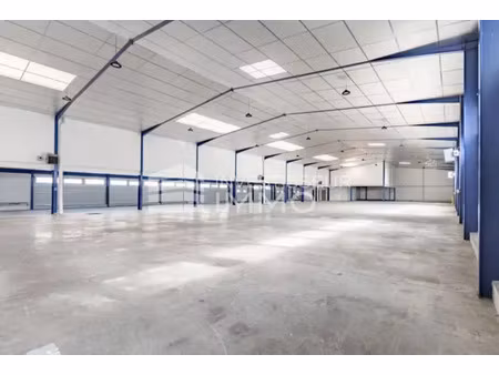 bezons: à louer batiment independant mixte de 2368 m2