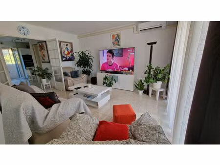 marignane viager occupé deux têtes homme de 87 ans et femme de 80 ans