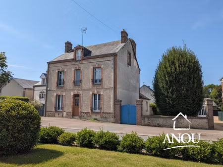 maison de caractère avec jardin et dépendances