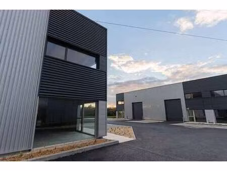 vente bureaux et commerces à saint-jean-de-boiseau (44640) : à vendre / 234m² saint-jean-d