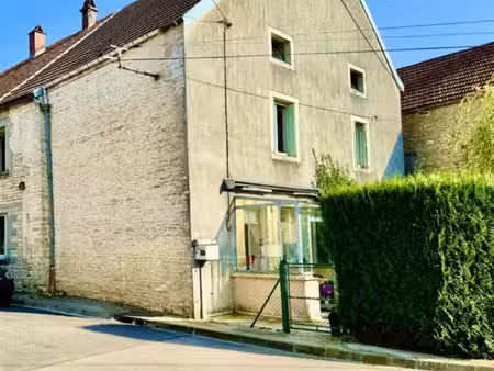 courban (21520 côte-d’or)  maison de village avec cour  garage