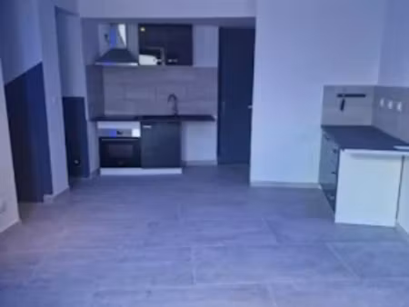 location maison 4 pièces 70 m² à chef-boutonne (79110)  620 €