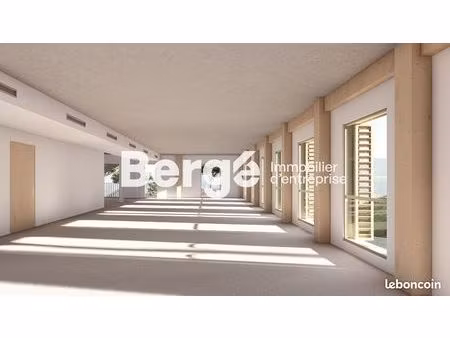 bureaux 1656 m² biot