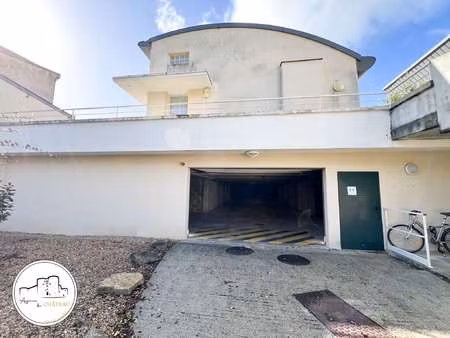 vente garage et parking à angers (49000) : à vendre / angers