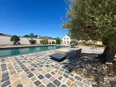 maison de luxe à vendre à neauphlette