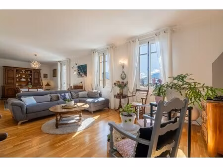 appartement de luxe à vendre à menthon-saint-bernard