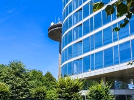 renovated offices to let as from 450 m² up to 8.935 m²