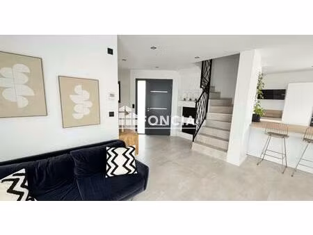 maison contemporaine lumineuse de 2022 avec de beaux volumes dans la metropole du mans