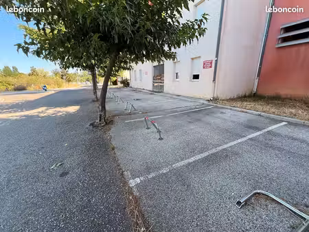 place de parking saint maximin la sainte baume