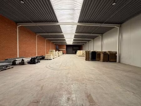 instapklaar magazijn met kantoor en/of showroom op toploc...