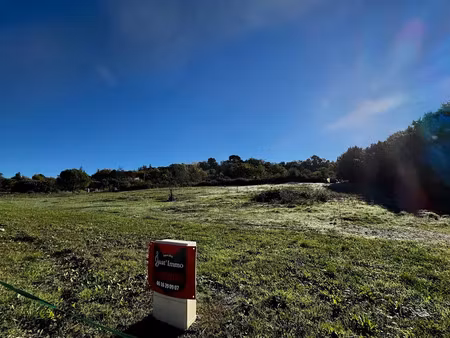 vente terrain 851 m² à pierrevert (04860)  150 000 €