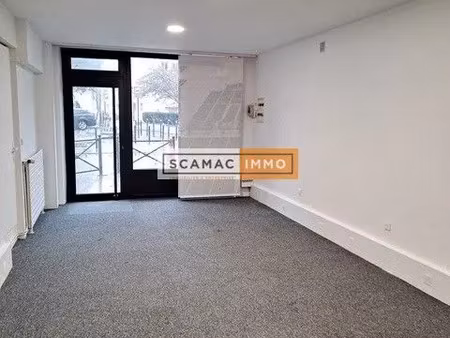 local d'activités de 60m²