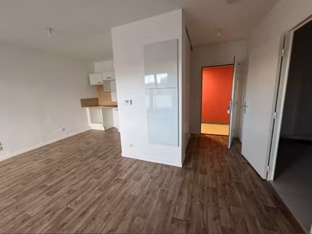 location appartement 2 pièces 46 m² à notre-dame-de-bondeville (76960)  572 €