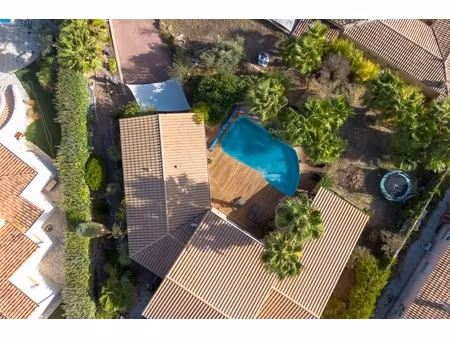 exclusivité – villa de prestige avec piscine et jardin méditerranéen sur les hauteurs de j