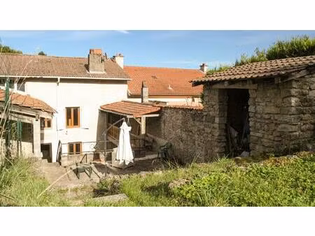 maison de village avec un petit studio au rdc  et 168m2 habitables !