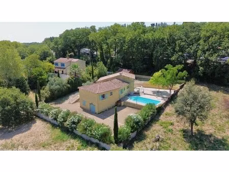 maison lumineuse de 4 chambres avec grand jardin  piscine et vues dégagées près de pézenas