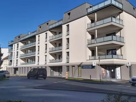 location locaux professionnels 63 m² à hagondange (57300)  996 €