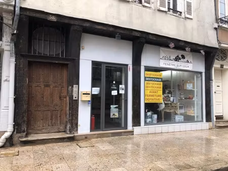 location locaux professionnels à troyes (10000)  1 635 €