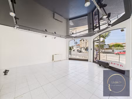 local commercial a louer emplacement strategique chateaurena