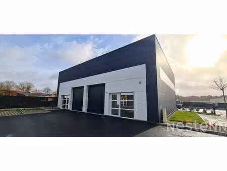 à louer - local commercial de 100 m² à crach