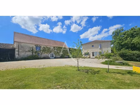 domaine à puylaroque 13 pièces  des terres et des bâtiments en pierre !