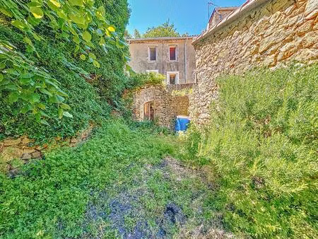 belle maison de village avec extérieurs sur les hauteurs