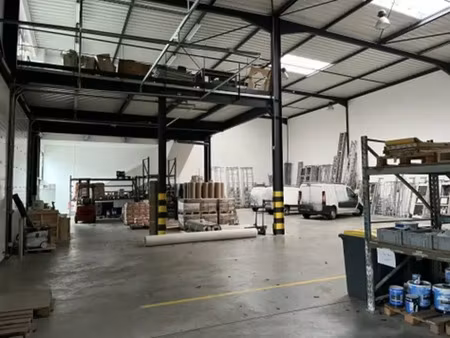 locaux d'activite + bureaux a louer