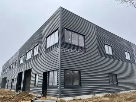 local d'activités a vendre