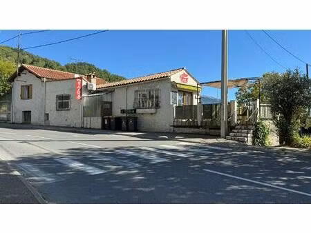 immeuble avec commerce a chateauneuf-grasse