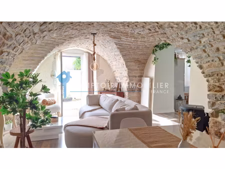 maison de village 4pièce(s) 3chambre(s) 110 m² nages-et-solorgues (30114)