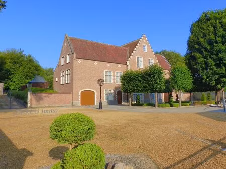 gezellige villa van 870 m2 met praktijkruimte  kangoeroewoning  ... op 1 27 hectare