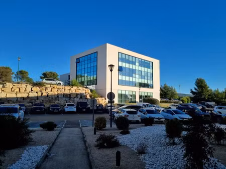 location local professionnel 546m² la ciotat 13600