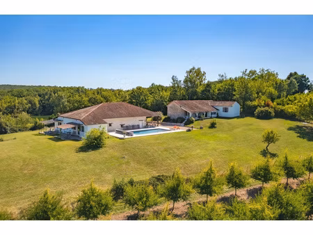 propriété pierre avec gîtes