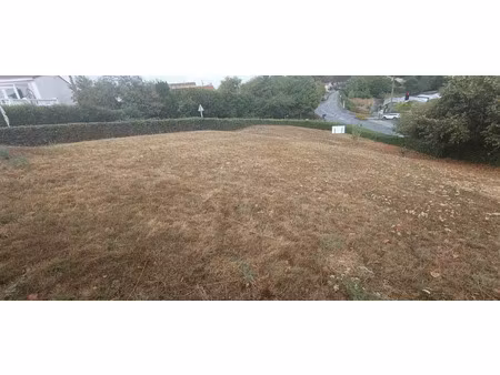 vente terrain 1048 m² à pouzauges (85700)  33 500 €