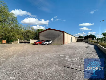 entrepôt à louer ? pouillon