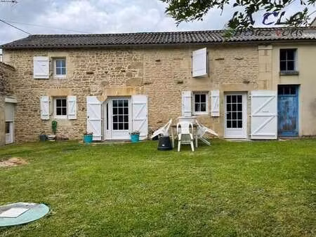 vente immeuble à béceleuf (79160) : à vendre / 485m² béceleuf