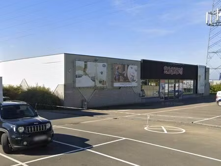 surface commerciale avec parking