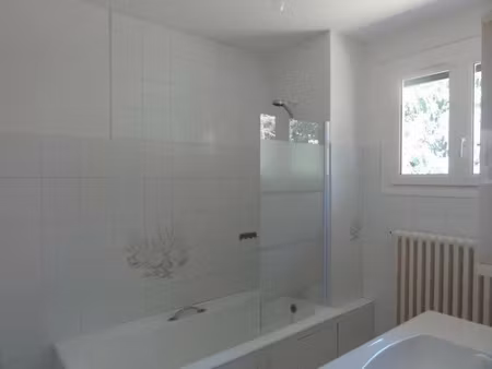 location maison 4 pièces 90 m² à pouilloux (71230)  650 €