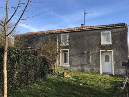 vente maison à benet (85490) : à vendre / 85m² benet