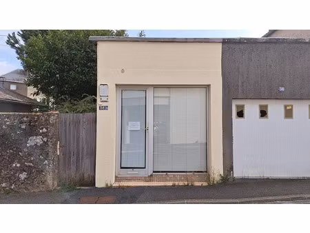 location locaux professionnels 18 m² à parthenay (79200)  310 €