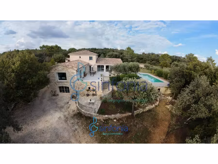 vue imprenanble - charme  confort et nature aux portes d'uzè